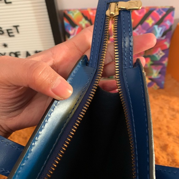 💯 Authentic LV Blue Epi Saint Jacques long strap - Picture 15 of 16